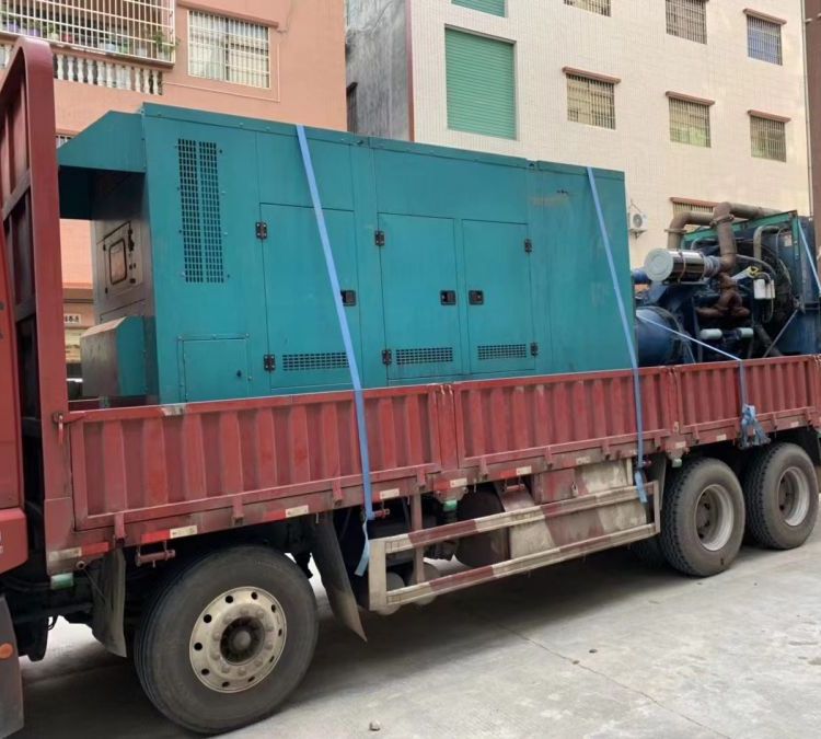 施秉如何在不同负载率下确保 400KW 柴油发电机组的正常运行？