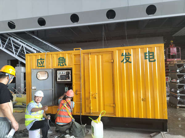 施秉怎样判断空气滤清器是否需要更换？